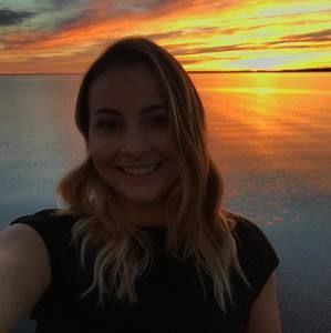 Meet your Posher, Stephanie